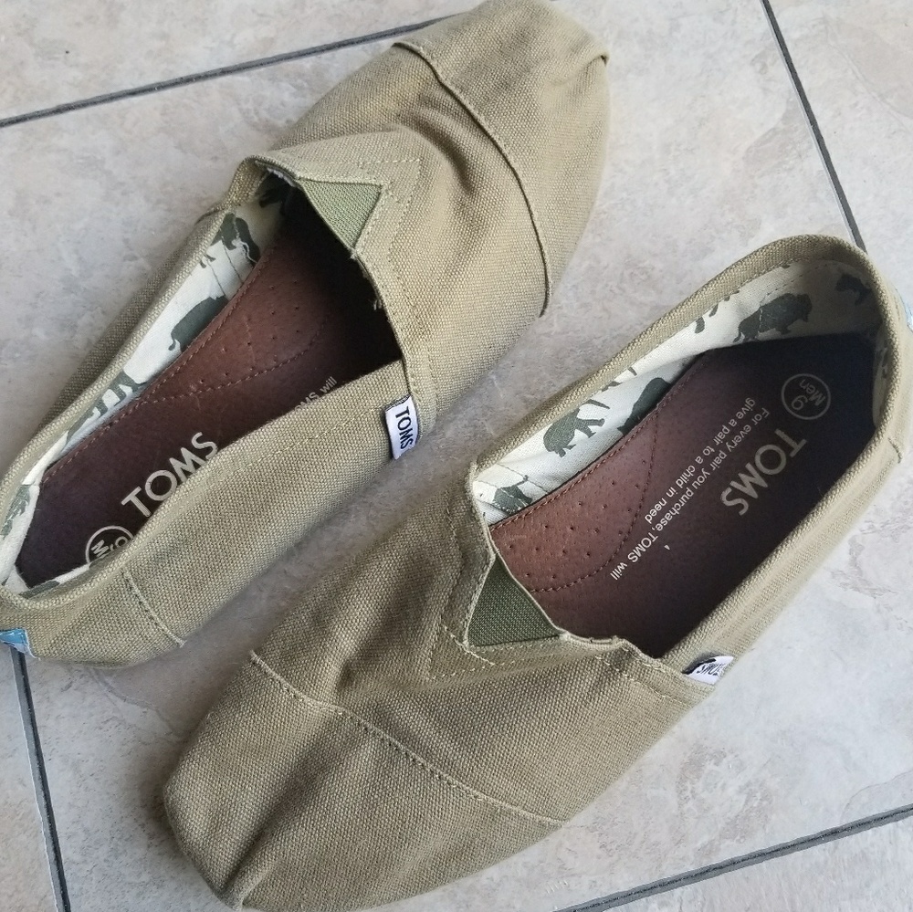 TOMS Classic Canvas Men's Slip On Shoes